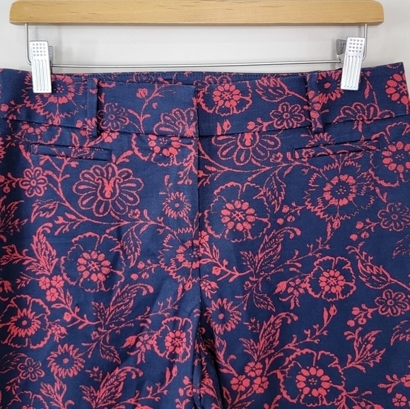 LOFT | Red & Navy Floral Julie Riviera Ankle Pants Size 4 - Picture 2 of 5
